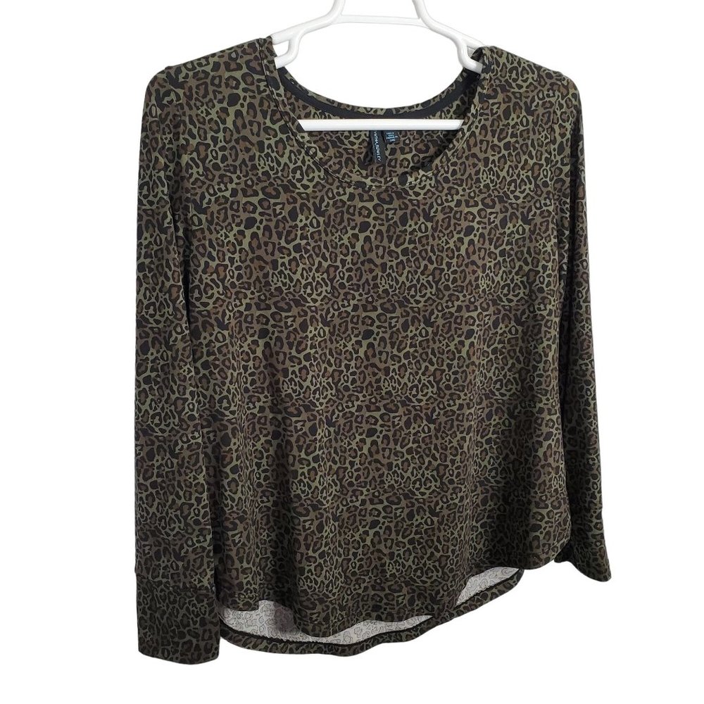 Cynthia Rowley Size 1X Tee Pullover Leopard Print Long Sleeves Curved Hem Scoop